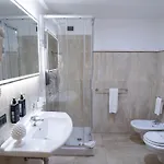 4 Hotell 4*