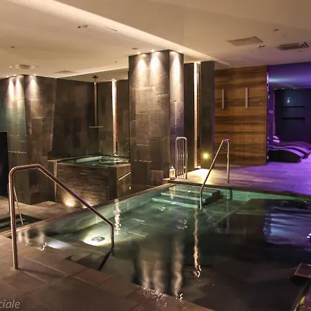 Hotel 4 4*