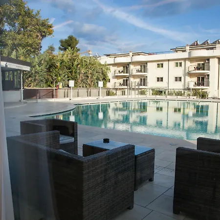 4 Hotel 4*