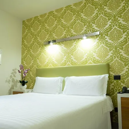 Отель 4 Cannizzaro