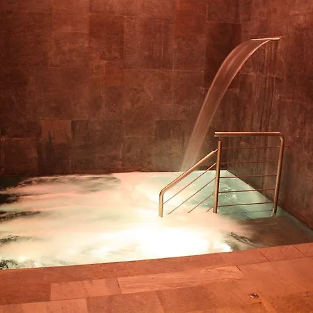Hotel 4 4*