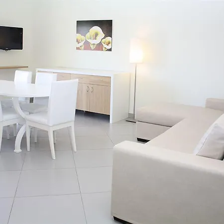 Hotel 4