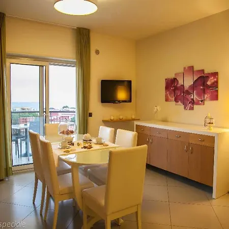 4 Hotel 4*