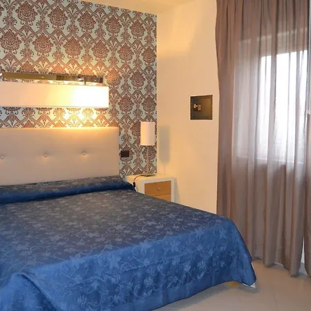 4 Hotel