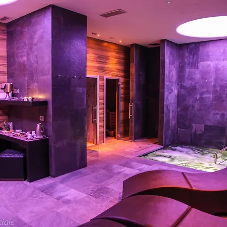 ホテル 4 スパ Cannizzaro