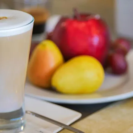 ホテル 4 スパ 4*