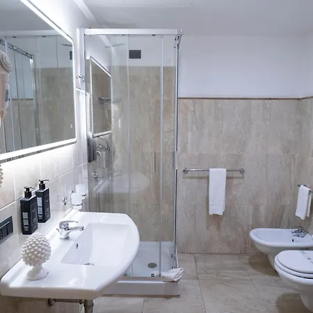 4 スパ ホテル 4*